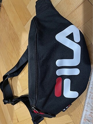 fila bel çantası