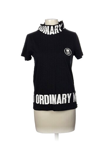 Diğer T-shirt %70 İndirimli.