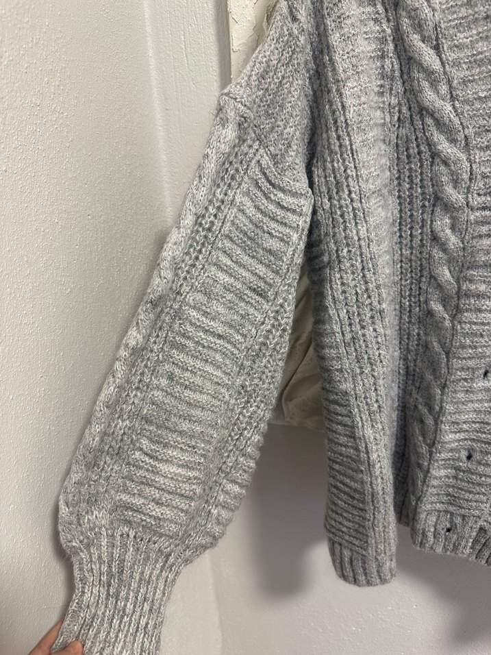 Gri Düğmeli Örgü Kadın Hırka - Görsel 3