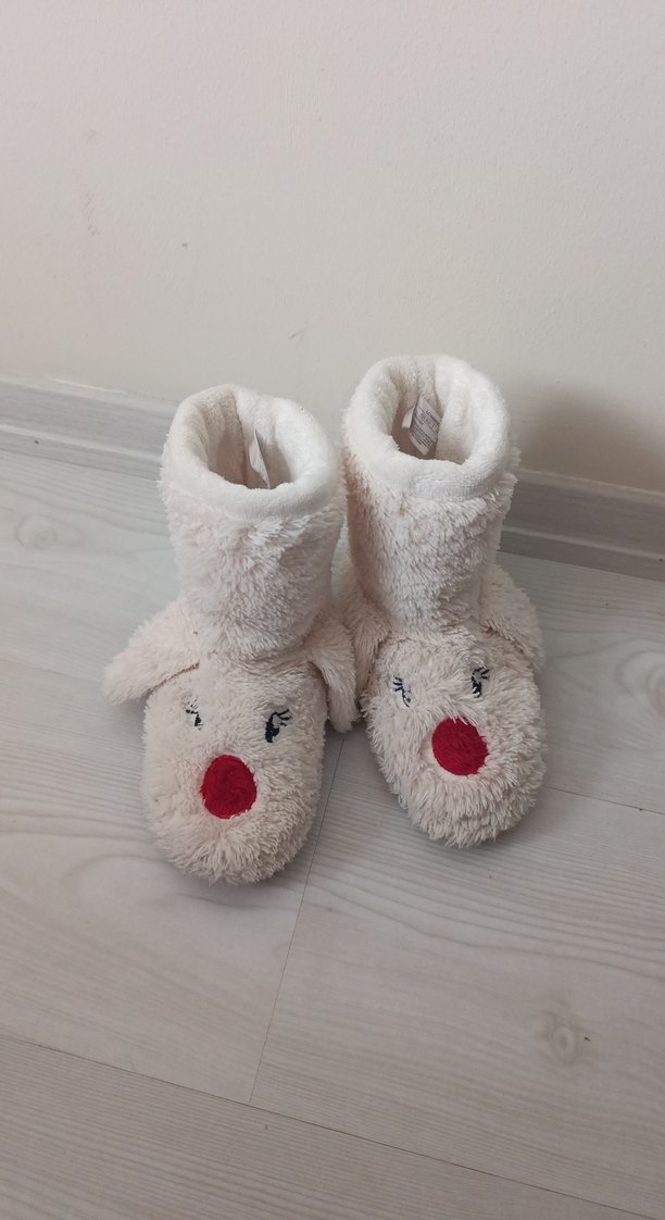 Kız Çocuk Beyaz Nakışlı Sıcak Ev Terliği - Görsel 2