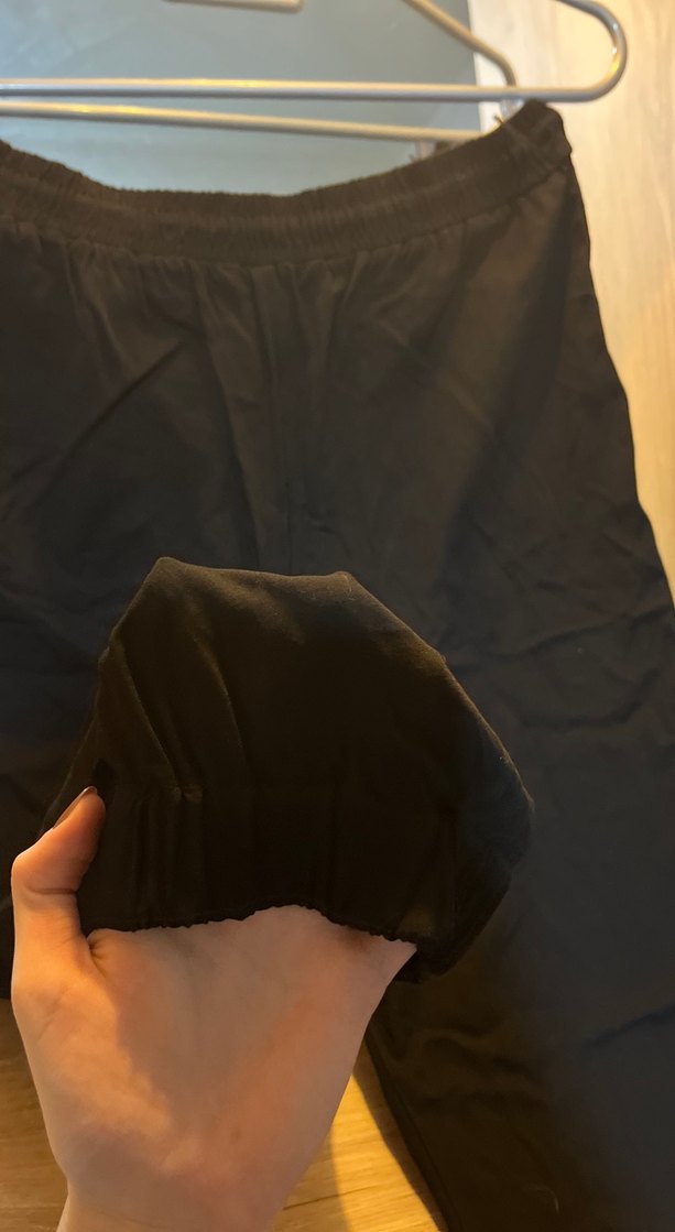 Siyah Kadın Rahat Kesim Fermuarlı Pantolon - Görsel 5