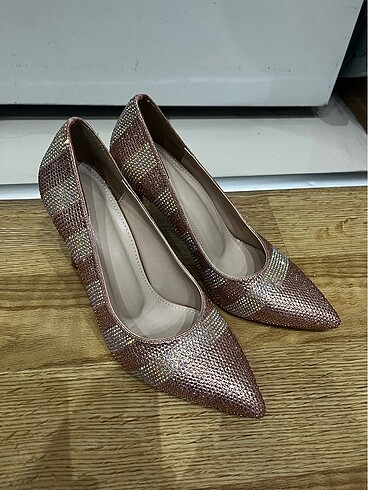 Taşlı Topuklu Ayakkabı - Görsel 2