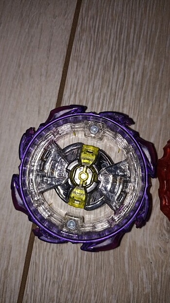  Beden Beyblade Burst World Wyvern Takara Tomy