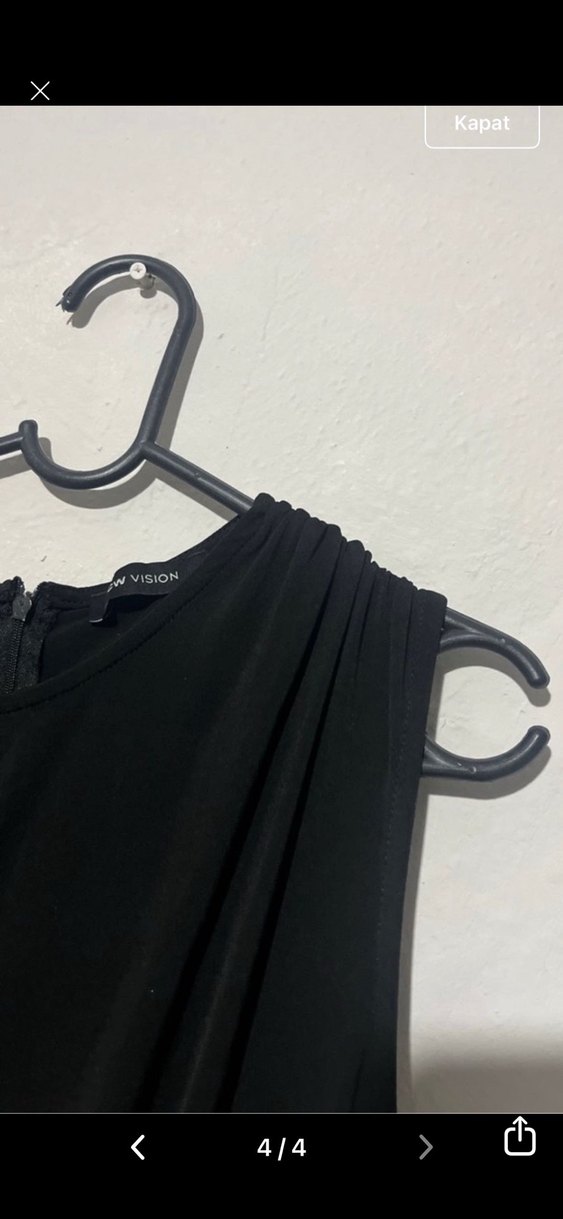 Siyah Drapeli Yüksek Yakalı Uzun Kadın Elbise - Görsel 4