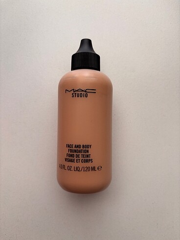 Mac Face and Body Fondöten