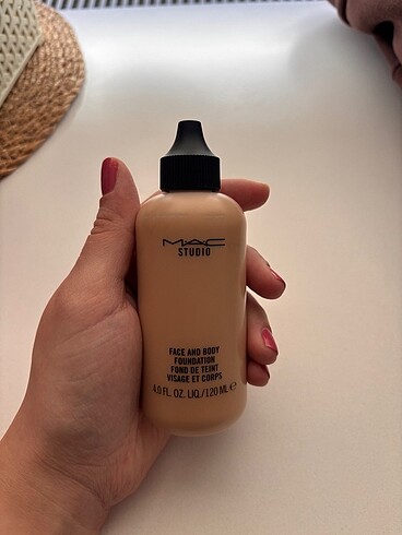  Beden Mac Face and Body Fondöten