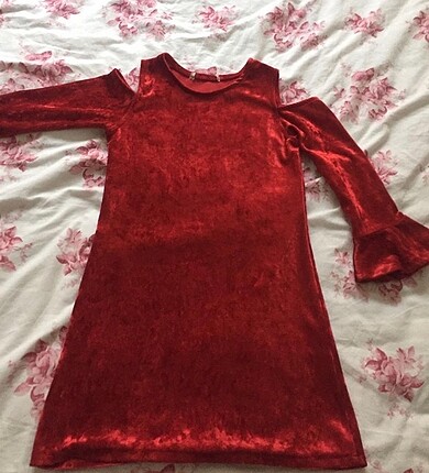 Kırmızı Elbise butik ürünü