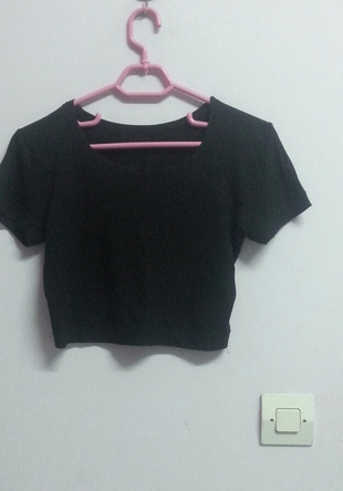 siyah croptop