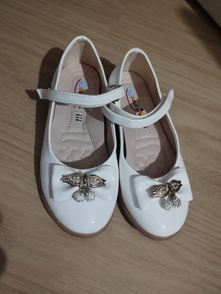 Kız Çocuk Beyaz Tokalı Babet Ayakkabı - Görsel 2