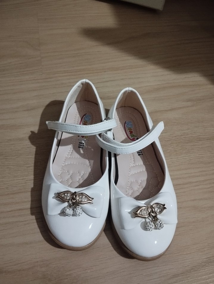 Kız Çocuk Beyaz Tokalı Babet Ayakkabı - Görsel 3