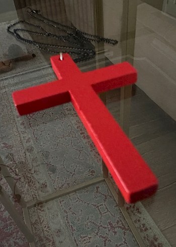 Gothik Ahşap Kırmızı Büyük Haç Kolye - Görsel 3