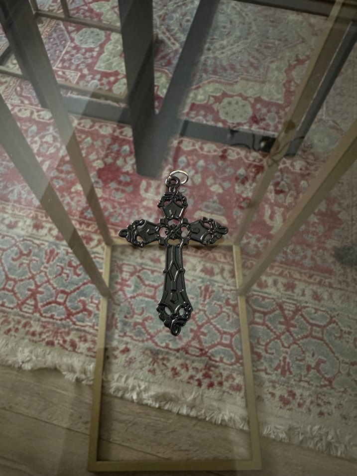 Gotik Siyah Haç Kolye Ucu - Görsel 2