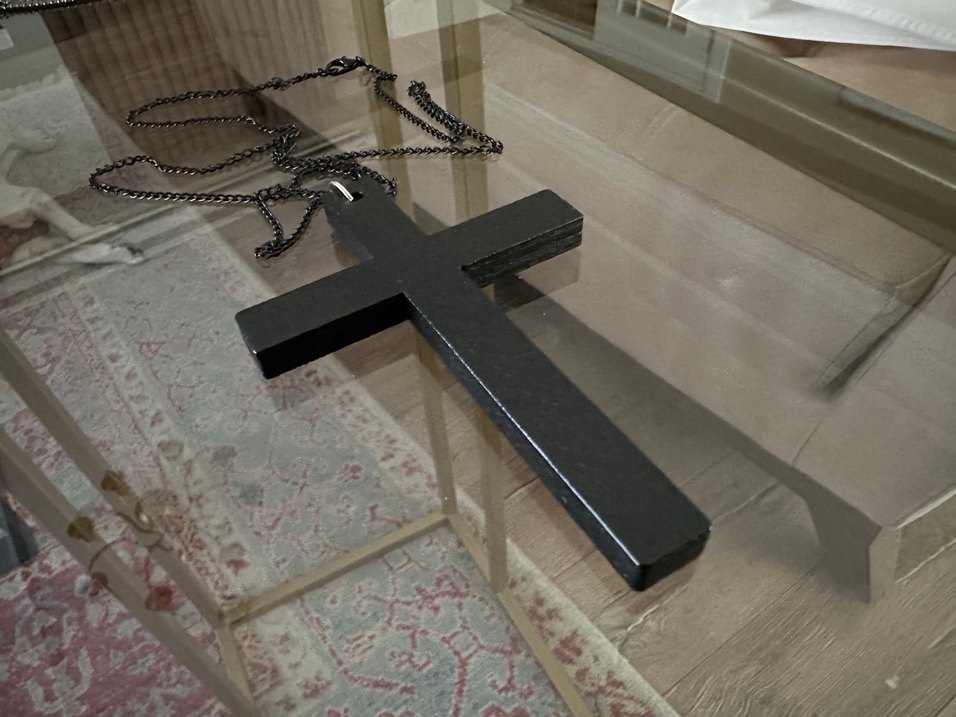 Gothik Ahşap Siyah Büyük Haç Kolye - Görsel 3