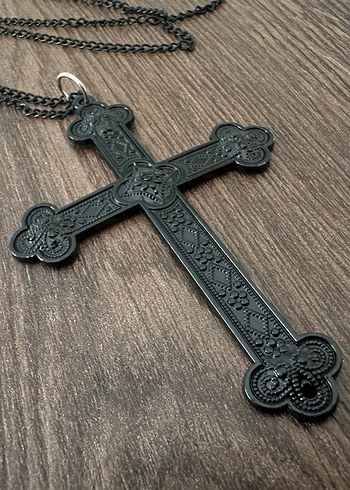 Gothik Büyük Boy Siyah Haç Kolye - Görsel 3