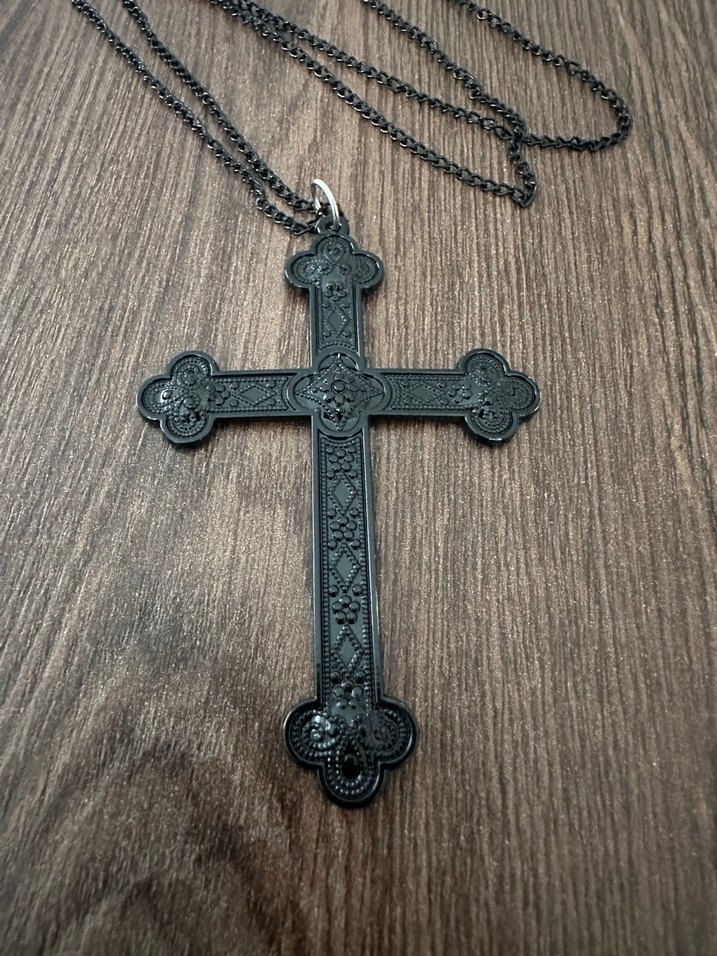 Gothik Büyük Boy Siyah Haç Kolye - Görsel 2