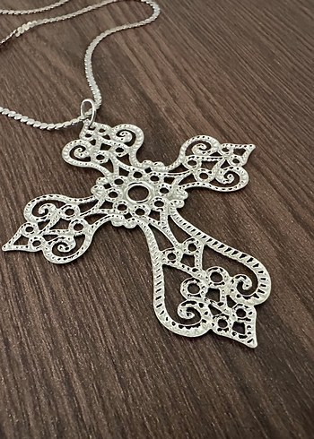 Gothik Nakış İşlemeli Haç Kolye - Görsel 3