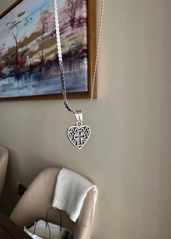 Kalp Motif Haç Kolye - Görsel 2