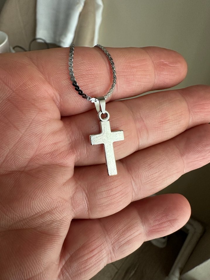 Minimalist Çelik Haç Kolye - Görsel 4