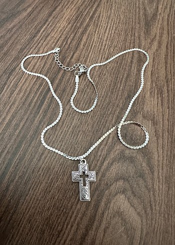 Desenli Haç Kolye - Görsel 3