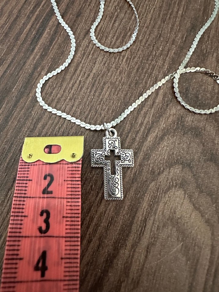 Desenli Haç Kolye - Görsel 4