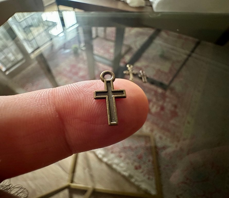 Minimalist Antik Gold Haç Kolye Uçları - Görsel 3