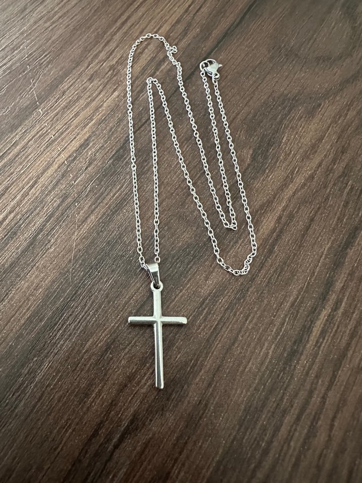 Minimalist Çelik Haç Kolye - Görsel 4