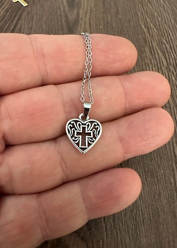 Kalp Motif Haç Kolye - Görsel 4