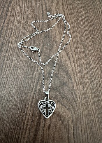 Kalp Motif Haç Kolye - Görsel 3