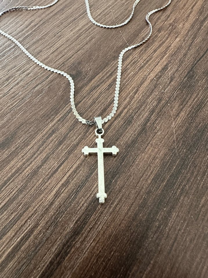 Minimalist Çelik Haç Kolye - Görsel 4