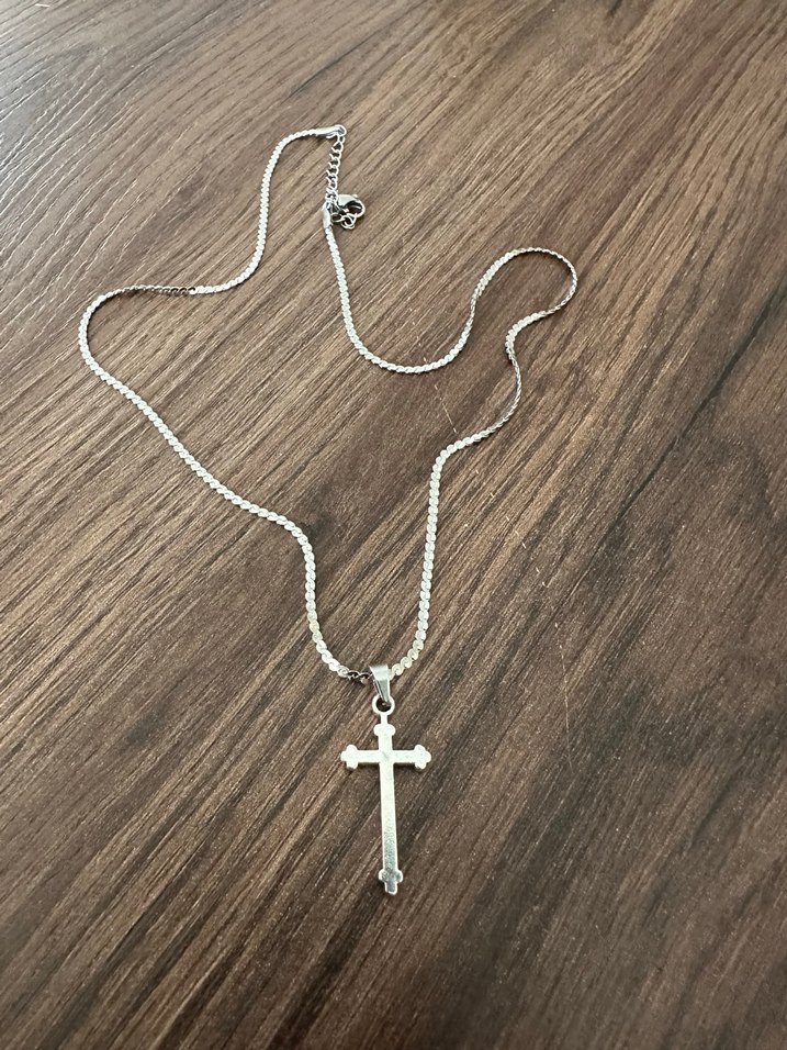 Minimalist Çelik Haç Kolye - Görsel 3