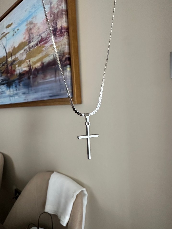 Minimalist Çelik haç kolye - Görsel 2