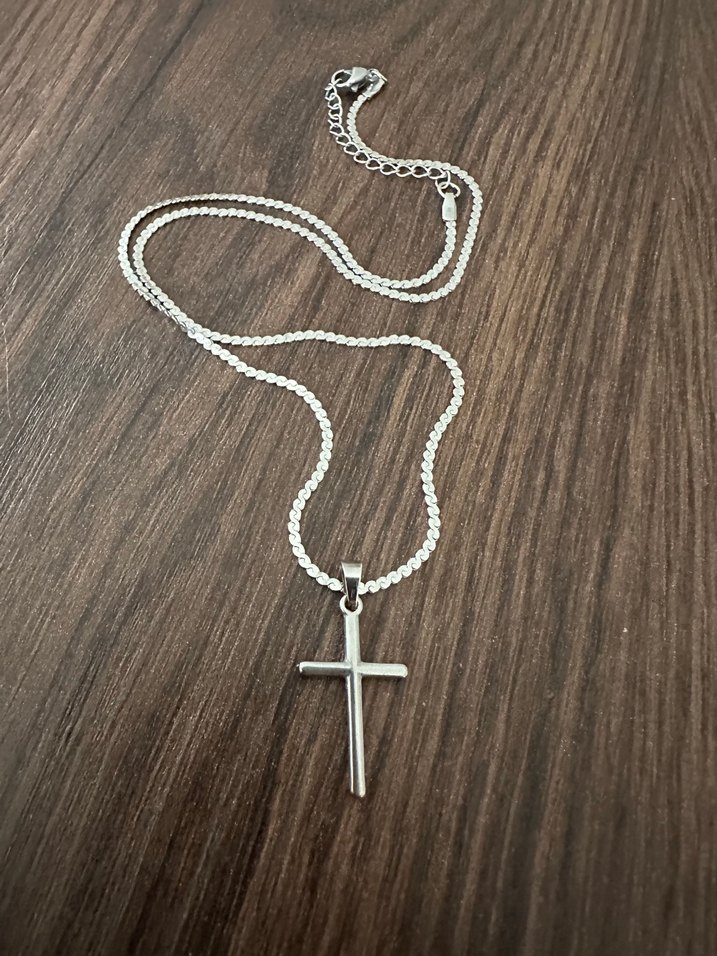 Minimalist Çelik haç kolye - Görsel 3