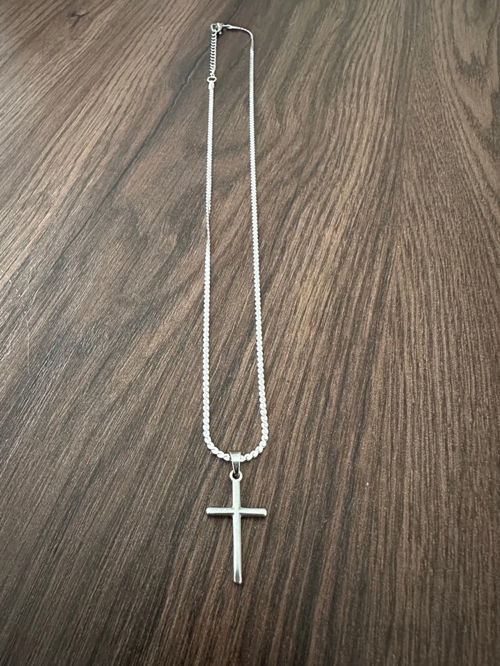 Minimalist Çelik haç kolye - Görsel 4