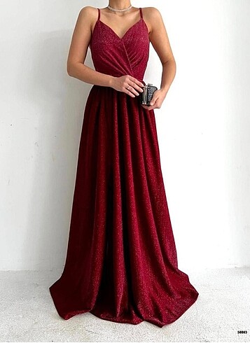 Bordo yırtmaçlı simli askılı abiye