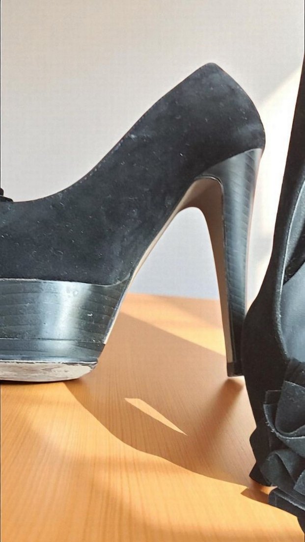 Gri Siyah Çiçekli Fırfırlı Topuklu Ayakkabı - Görsel 2