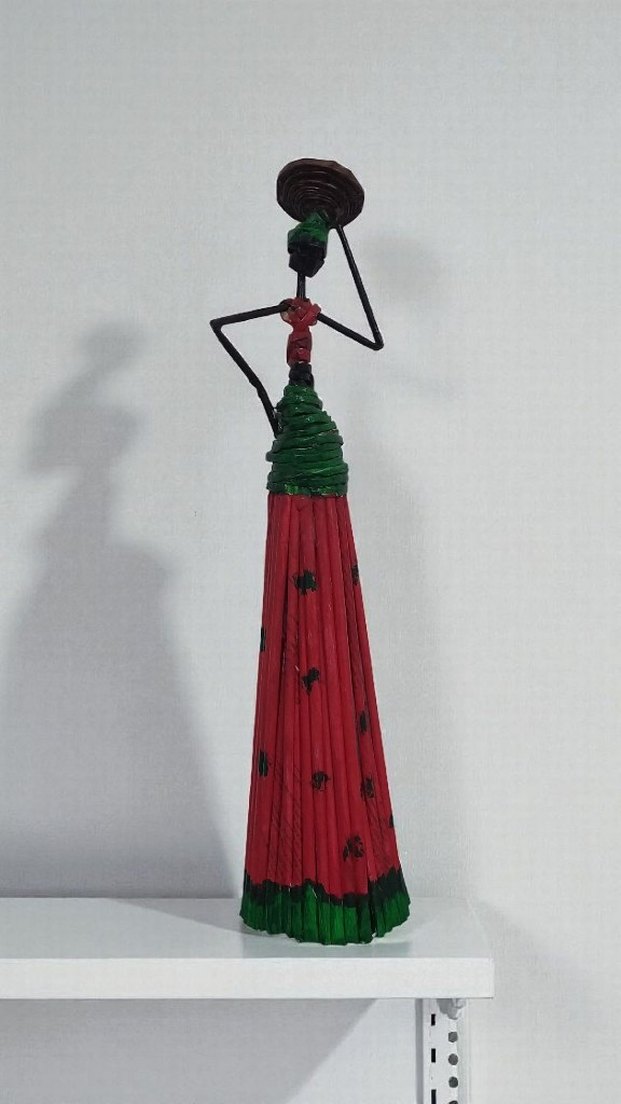 Renkli Kırmızı Kadın Figürü - Görsel 4