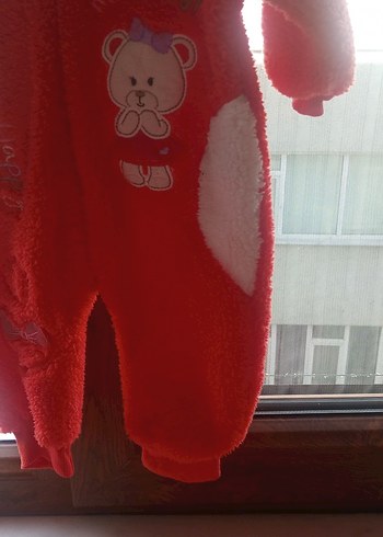 Kız Bebek Kırmızı Kürklü Tulum - Görsel 3