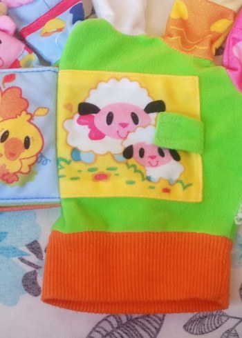 Renkli Nakışlı Çocuk Eldiveni ve Kitap - Görsel 4