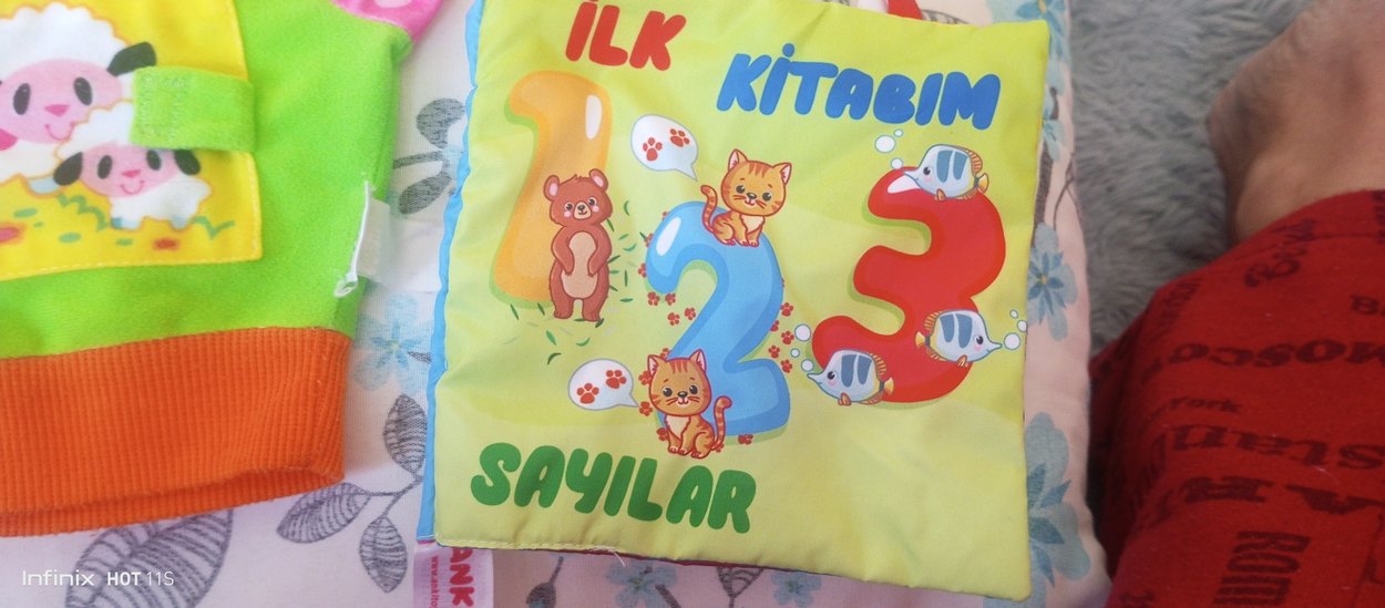Renkli Nakışlı Çocuk Eldiveni ve Kitap - Görsel 5
