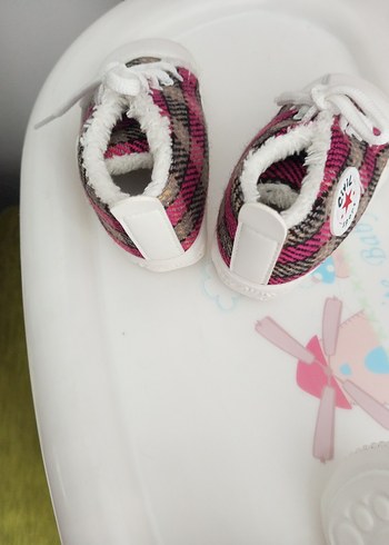 19 Beden pembe Renk Pembe Bağcıklı ve Cırtcırtlı Bebek Ayakkabısı