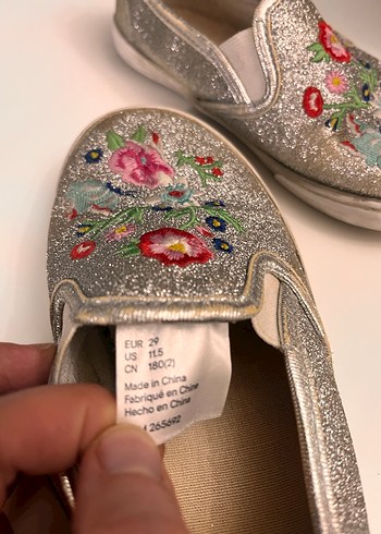 Kız Çocuk Gri Simli Nakışlı Babet - Görsel 2