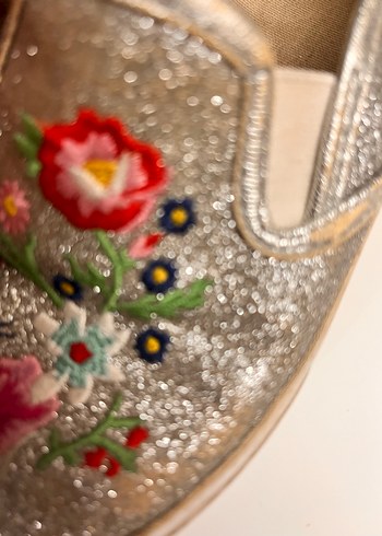 Kız Çocuk Gri Simli Nakışlı Babet - Görsel 4