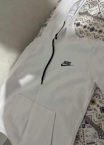 Gri Baskılı Beyaz Nike Erkek Sweatshirt