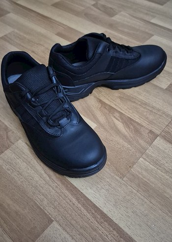 Minimalist Siyah Erkek Ayakkabı Bağcıkları - Görsel 2