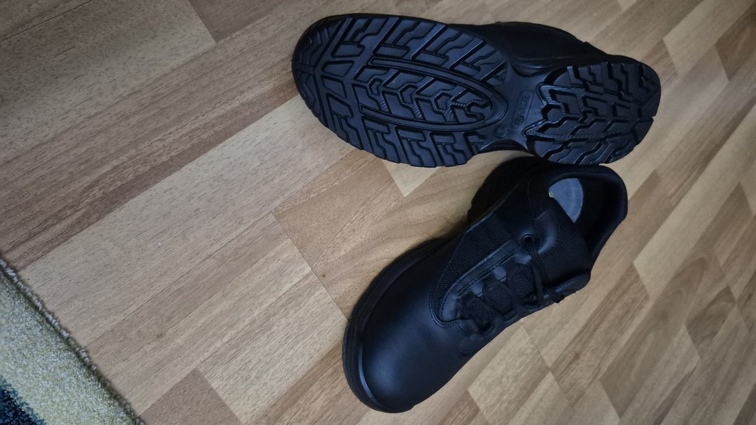 Minimalist Siyah Erkek Ayakkabı Bağcıkları - Görsel 4