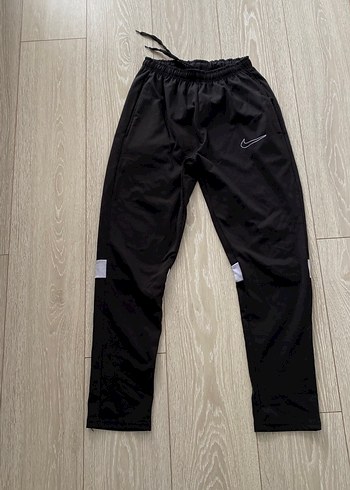 Nike Erkek Siyah Spor Rahat Kesim Eşofman Altı