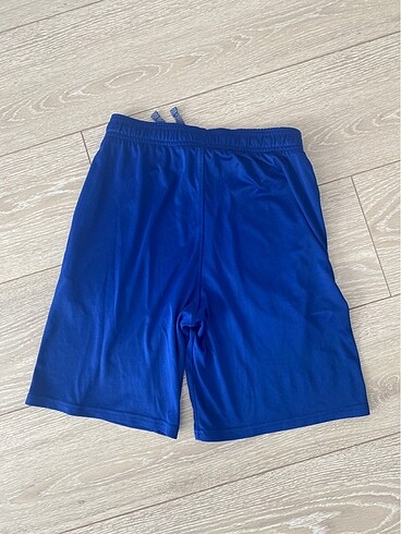 11-12 Yaş Beden Under Armour Erkek Çocuk Şortu