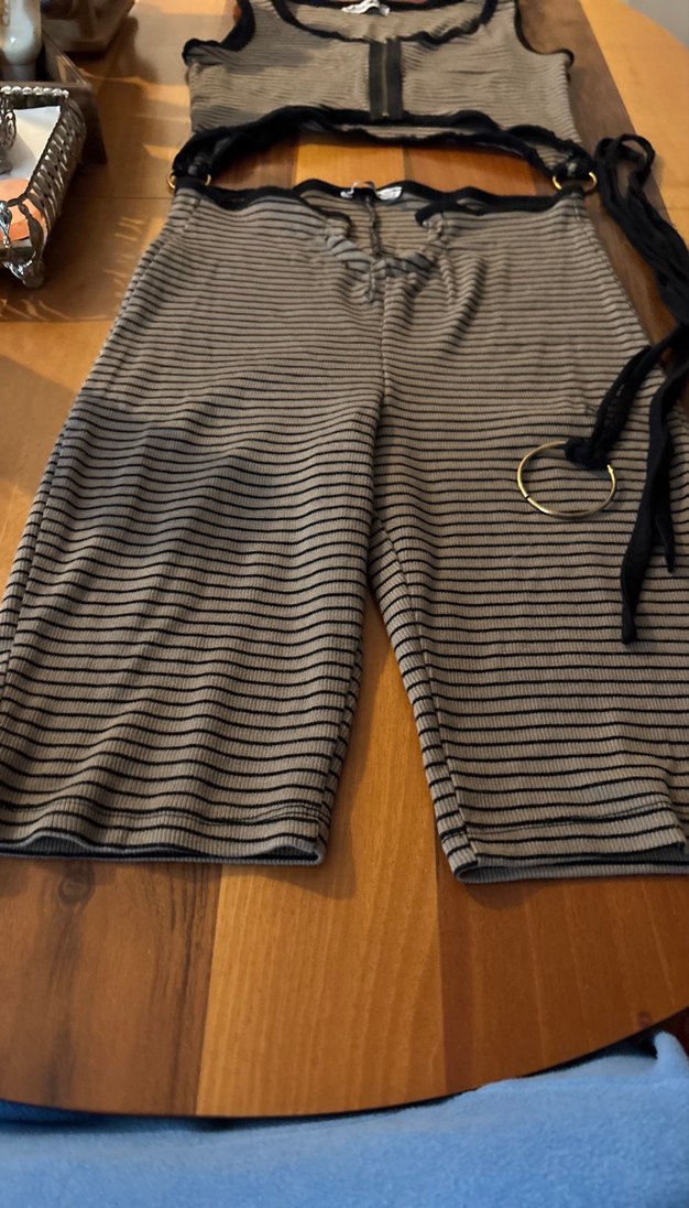 Gri Çizgili Mini Hamile Şortu - Görsel 2