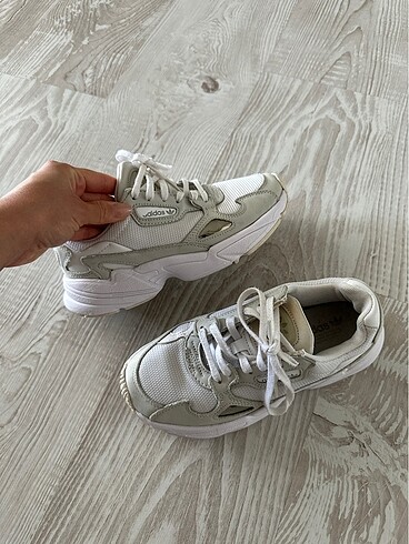 36,5 Beden beyaz Renk Adidas