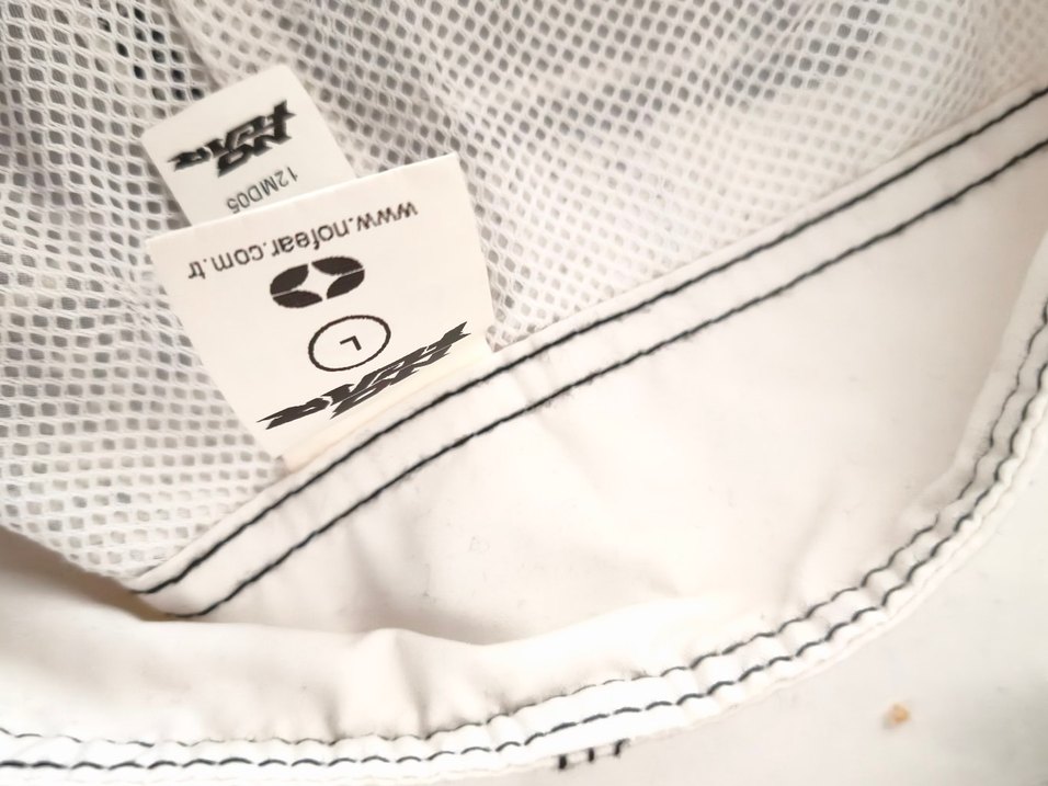 Erkek Beyaz Kemerli Mini Şort - Görsel 2